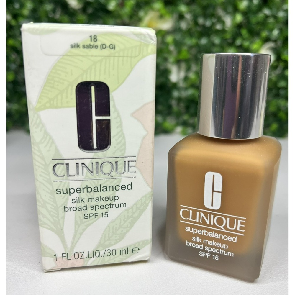 Clinique Superbalanced Silk Makeup SPF 15 ~ (18) Silk Sable ~  1 fl oz - NEW